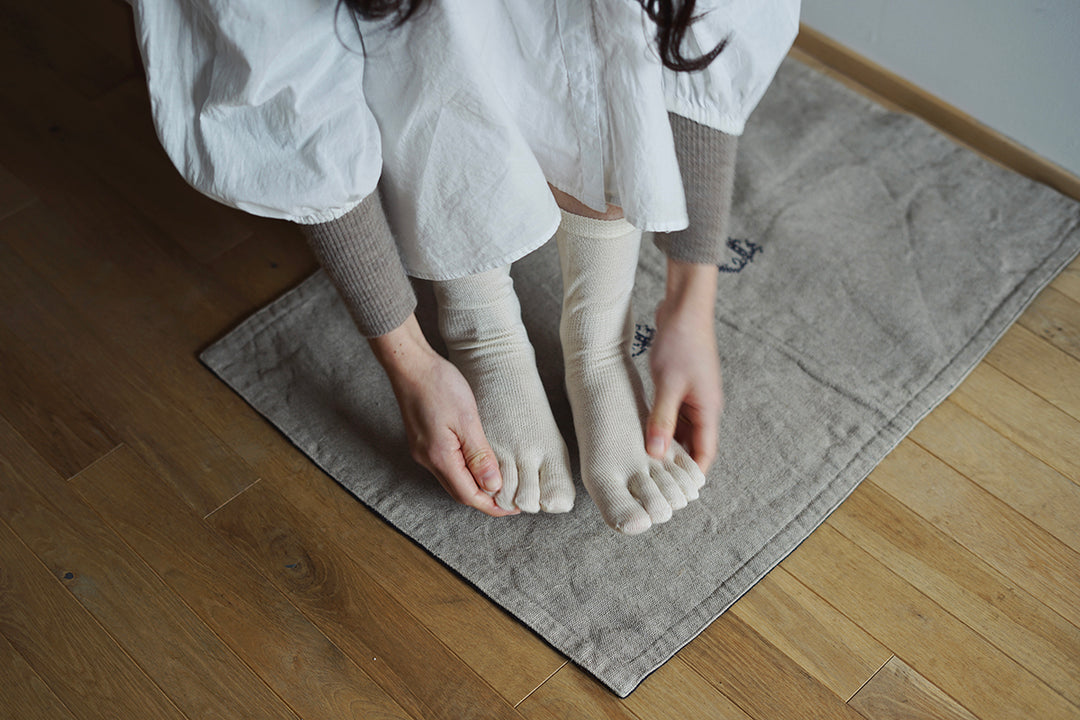 Silk Wool Five Finger Socks / memeri